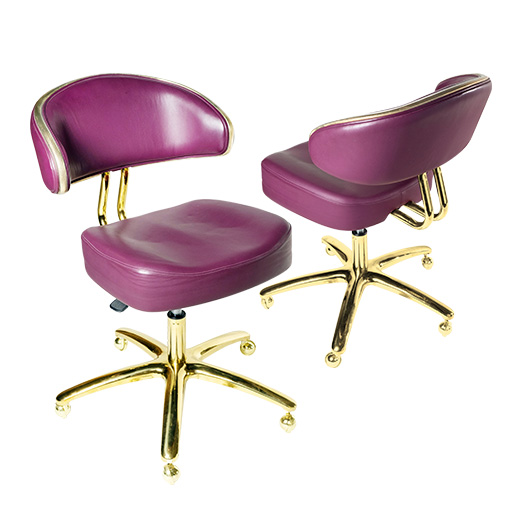 Pokerstoelen met paarse lederen kleur met gouden details en een goud onderstel