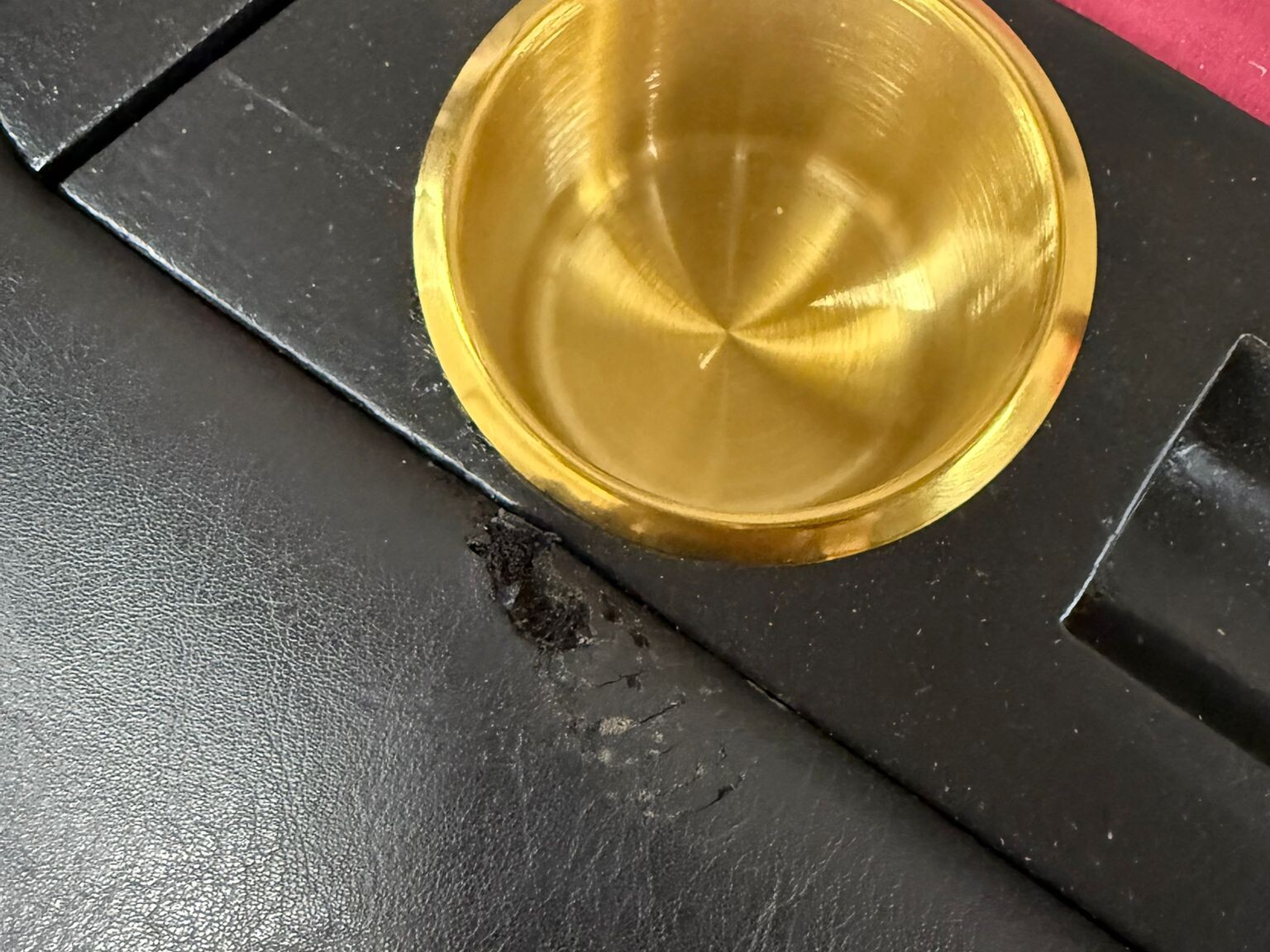 Close-up messing chip tray in blackjack tafel