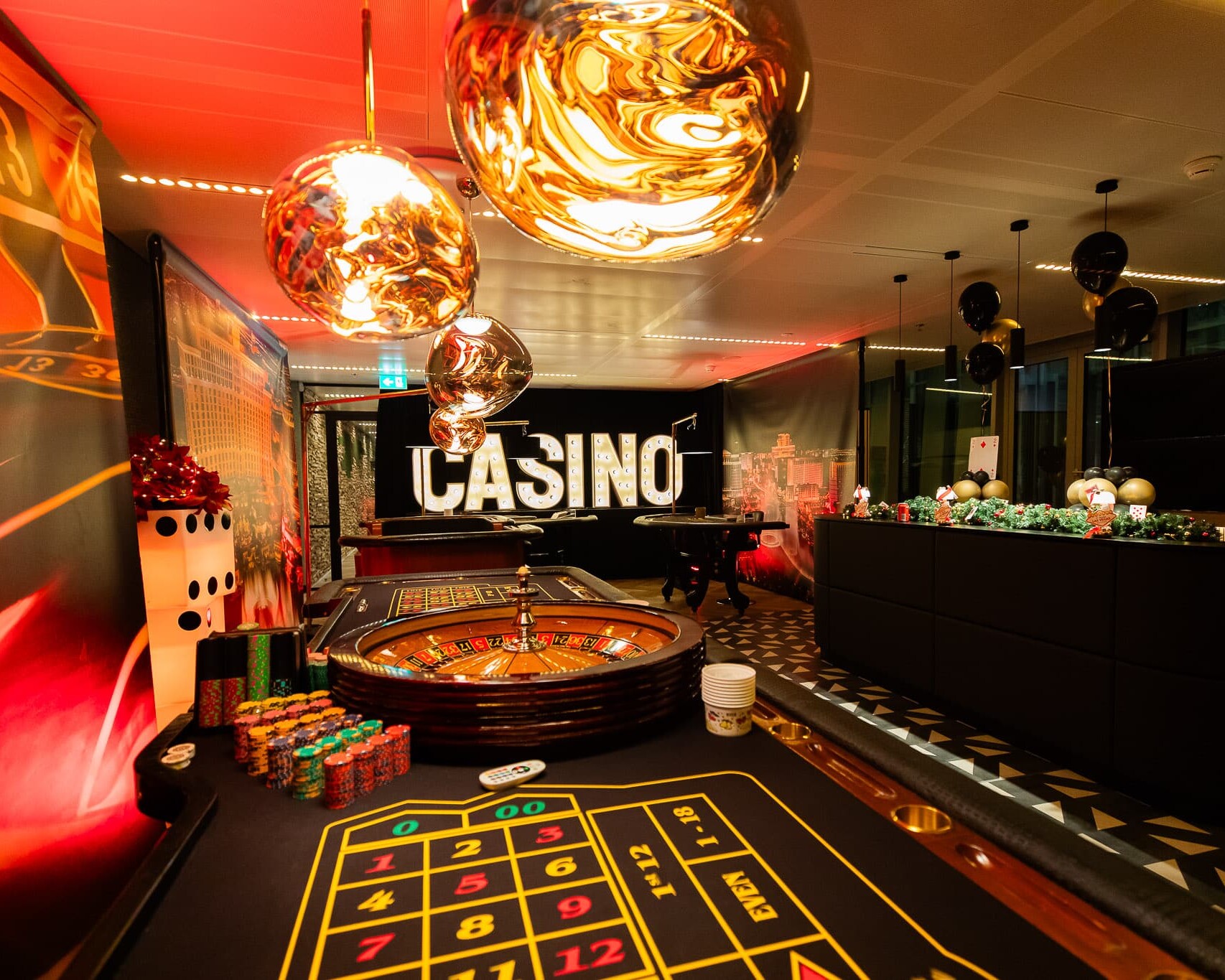 Casino huren op locatie | Royal Casino Company 2 Luxe mobiel casino op locatie voor bedrijfsfeest en evenement